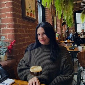 Meet your Posher, Sidny